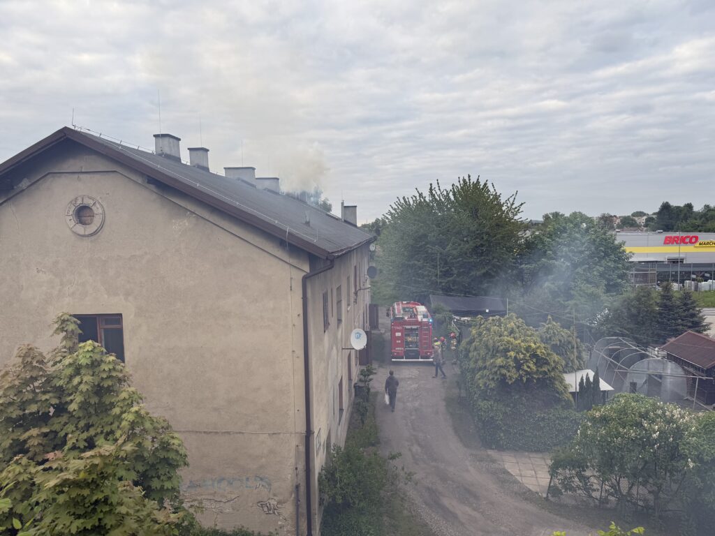 Habemus smog! Biały dym nie z Watykanu, a z komina w Oświęcimiu, niska emisja w pełnej krasie