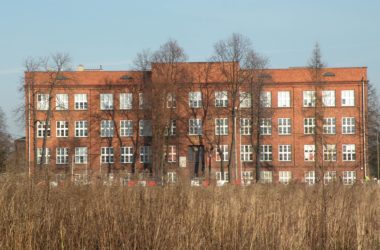 LO Konar Oświęcim budynek szkoły odwołanie dyrektor Jolanta Bąk Kęty Andrzej Skrzypiński powiat oświęcimski