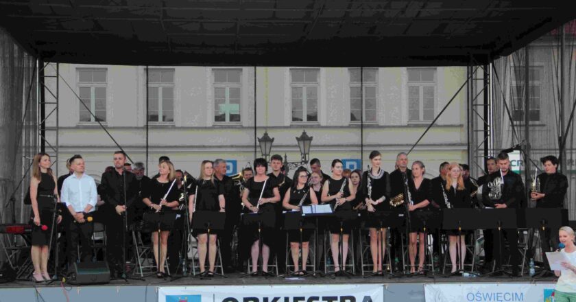koncert Orkiestry Miasta Oświęcim pod dyrekcją Łukasza Jabconia.