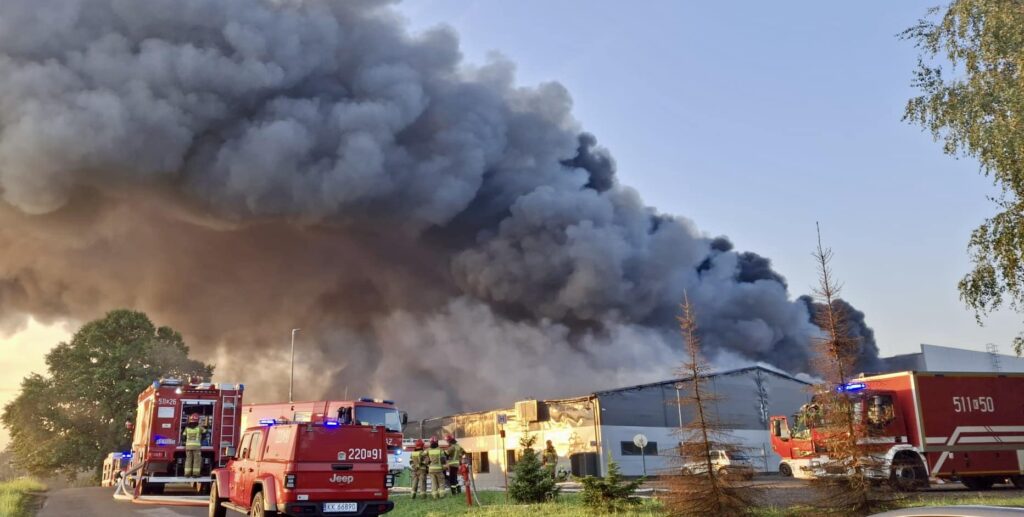 Pożar hali w Malcu./Państwowa Straż Pożarna/materiały prasowe