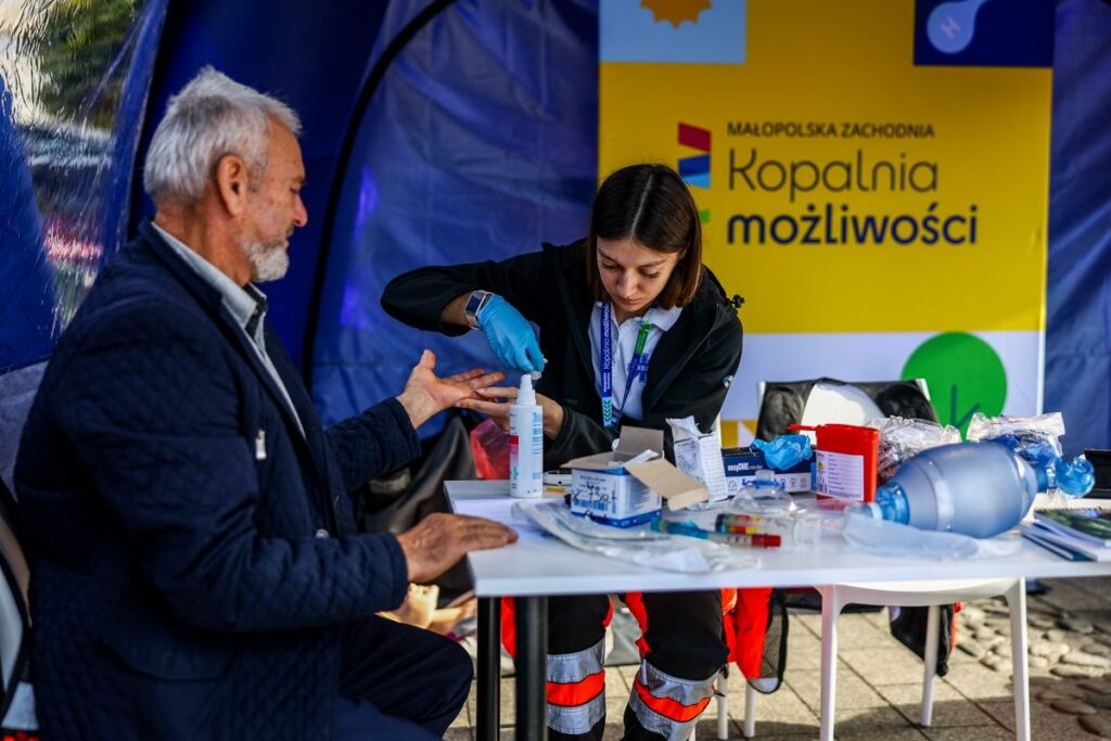 Funduszowy Piknik w Oświęcimiu: Unijne Dotacje i Moc Atrakcji na Rynku!