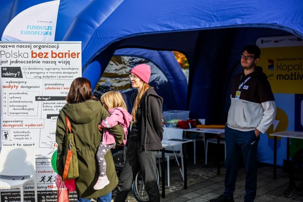 Funduszowy Piknik w Oświęcimiu: Unijne Dotacje i Moc Atrakcji na Rynku!
