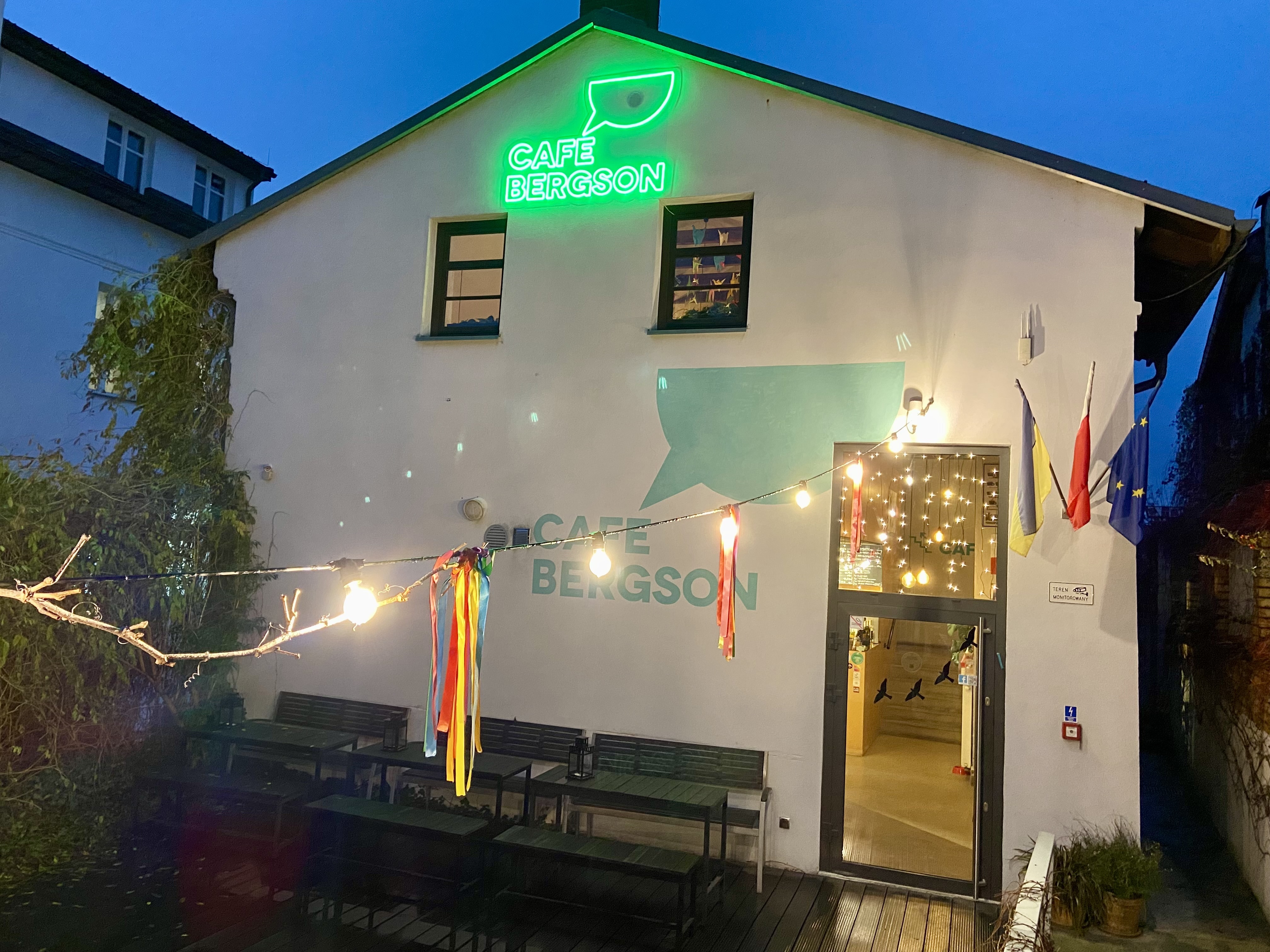 Powrót neonów w Oświęcimiu – Nowa era Cafe Bergson