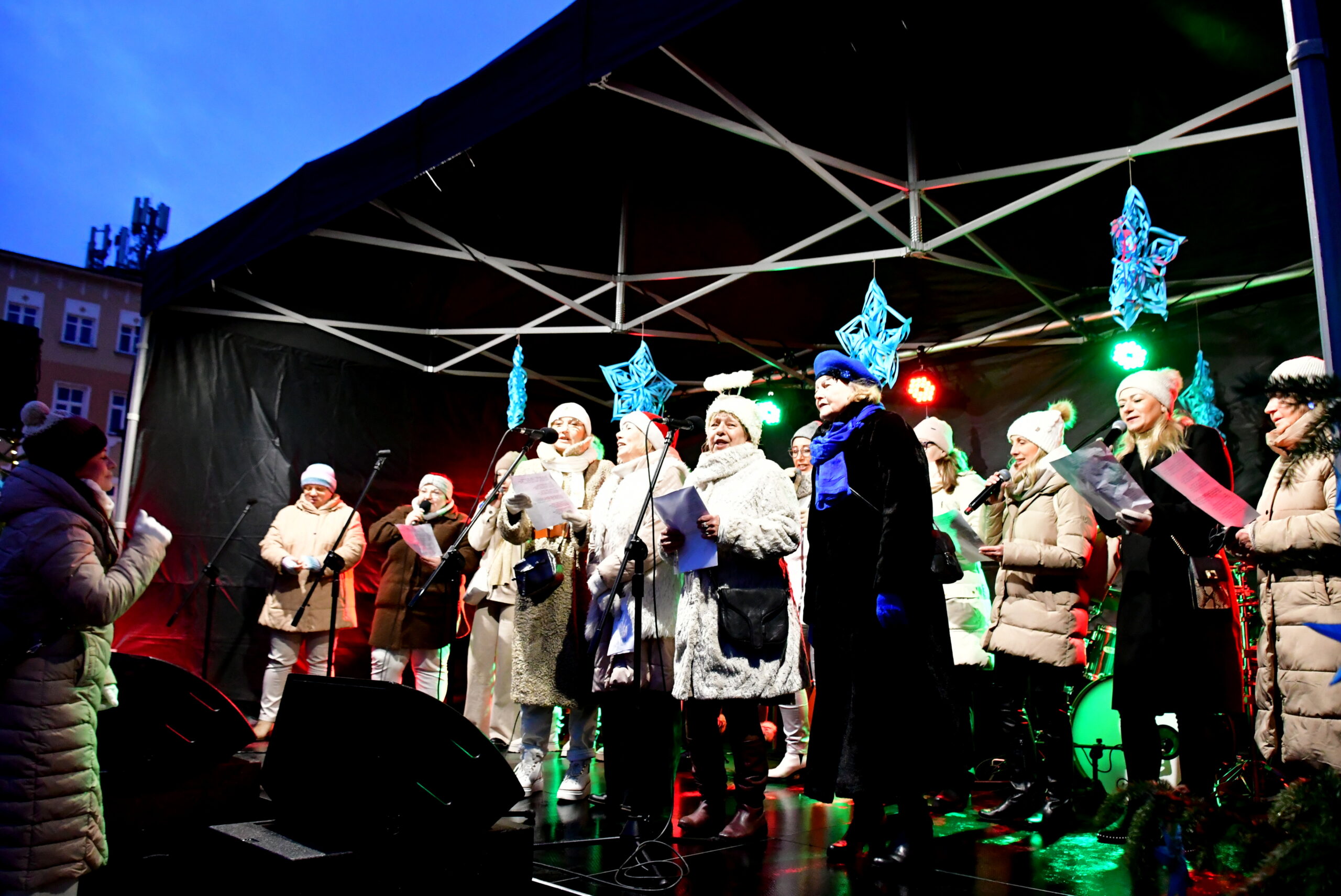 XVI Wigilia Oświęcimska na Rynku Głównym – wspólne świętowanie mimo deszczowej aury