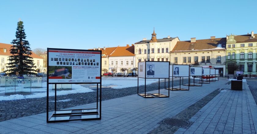 Wystawa „Twarze pomocy” upamiętnia bohaterów pomagających więźniom KL Auschwitz-Birkenau
