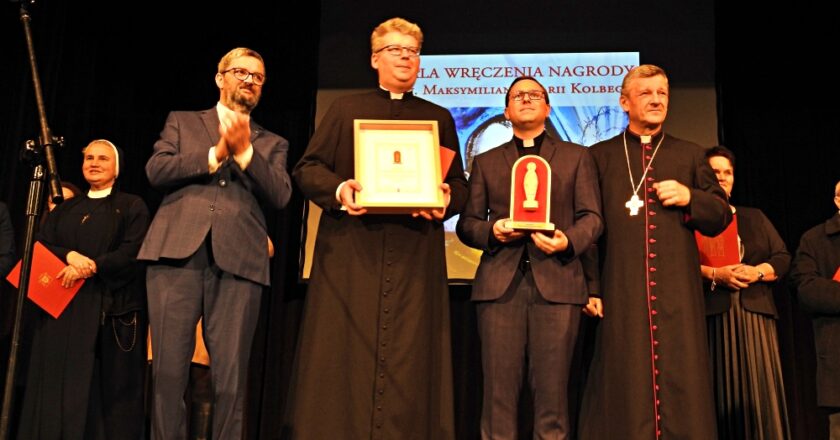 Księża Przemysław Gawlas i Jakub Kuliński Laureatami „Nagrody św. Maksymiliana Marii Kolbego”
