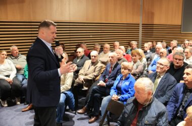 Prof. Przemysław Czarnek i Rafał Bochenek w Oświęcimiu
