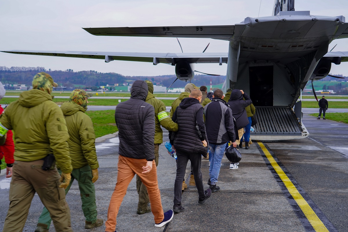 Deportacje z Polski. 16 cudzoziemców przymusowo opuściło kraj