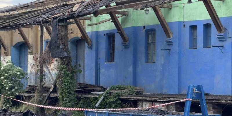Rozpoczęła się rozbiórka dawnego dworca towarowego w Oświęcimiu