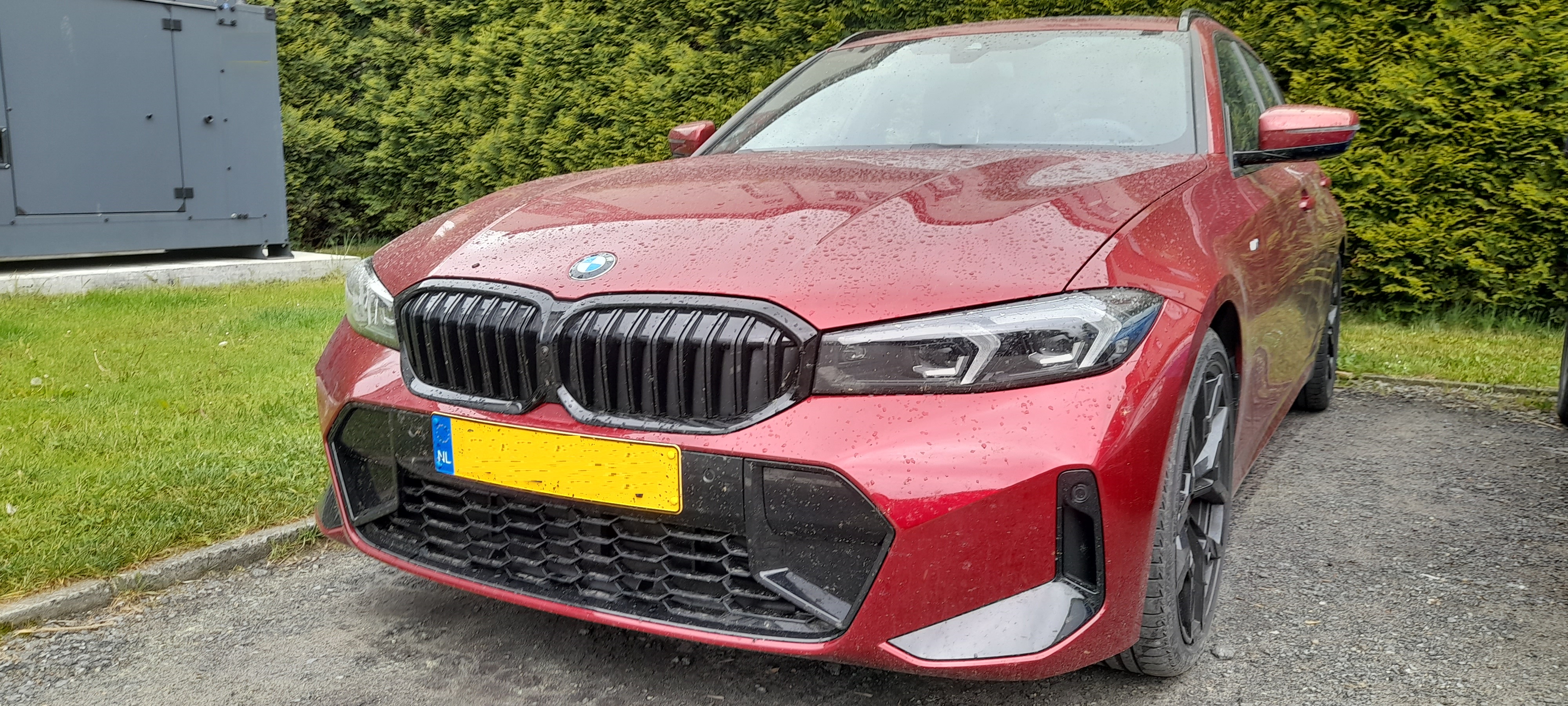 Luksusowe BMW za 300 tys. zł odzyskane w Przeciszowie! Obcokrajowcy zatrzymani przez policję!