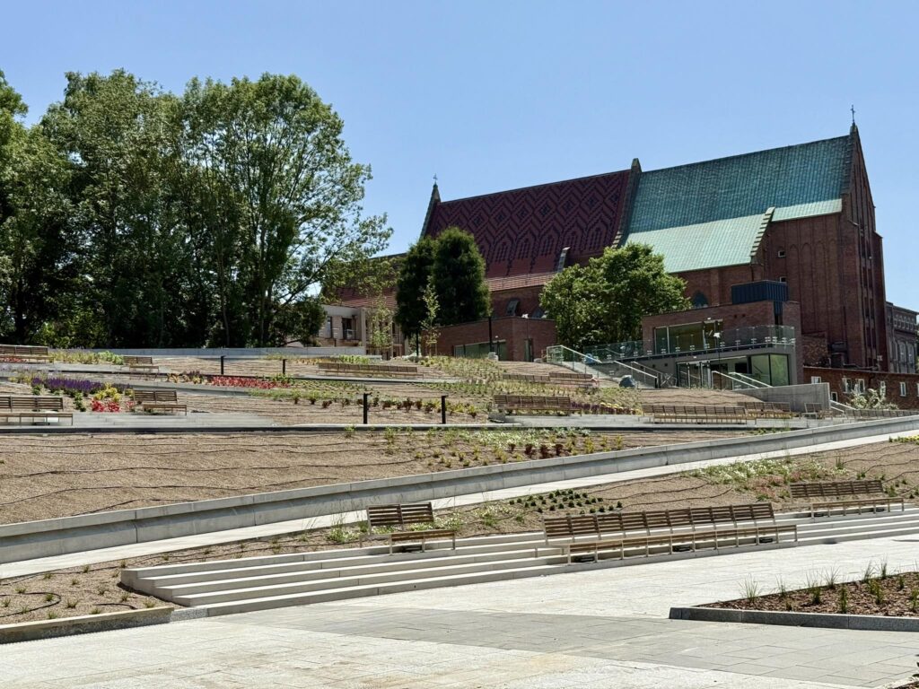 Oświęcimska Przestrzeń Spotkań na bulwarach w Oświęcimiu