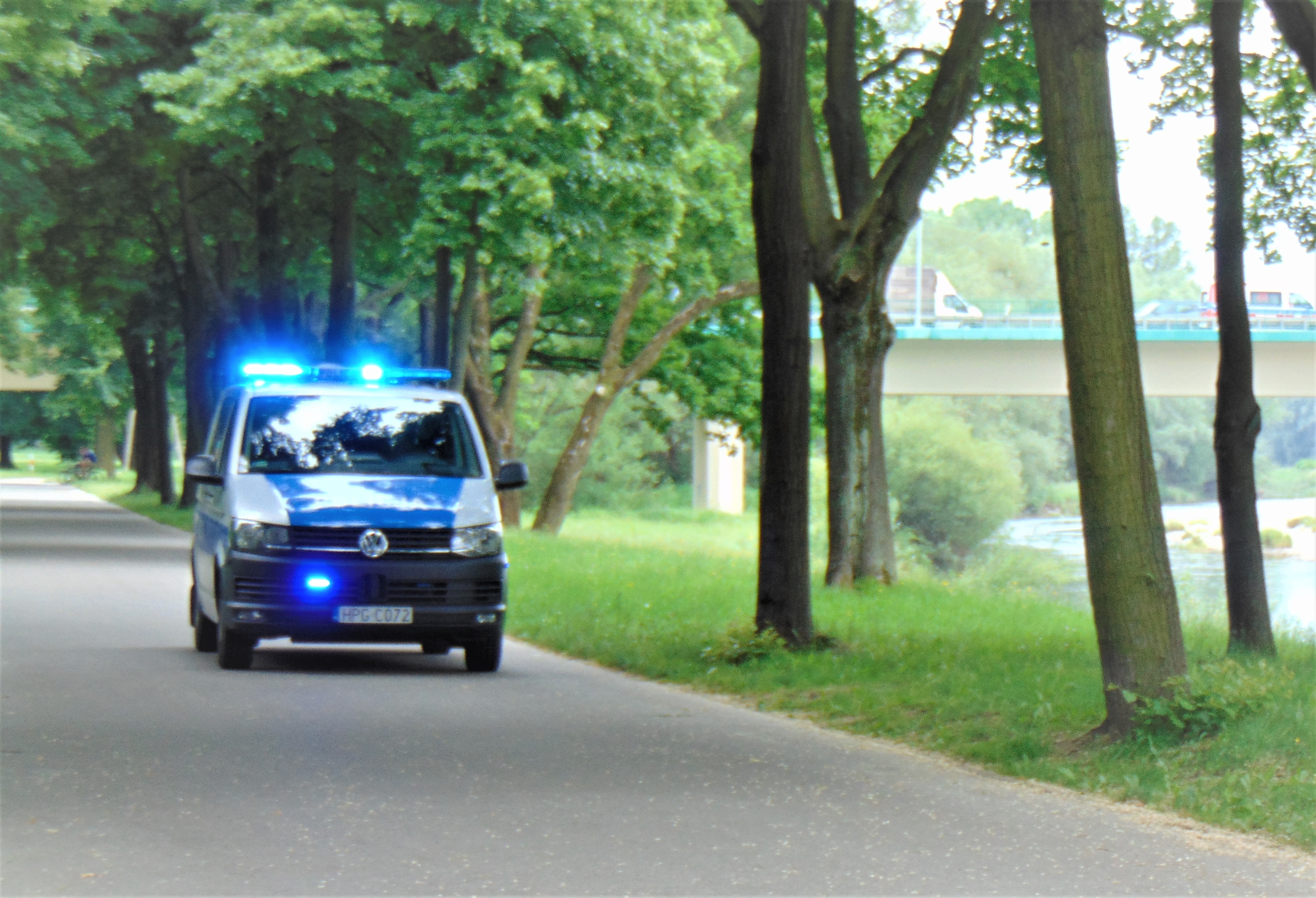 Wypadek na Bulwarach nad Sołą w Oświęcimiu. 10-letni rolkarz zderzył się z rowerzystką