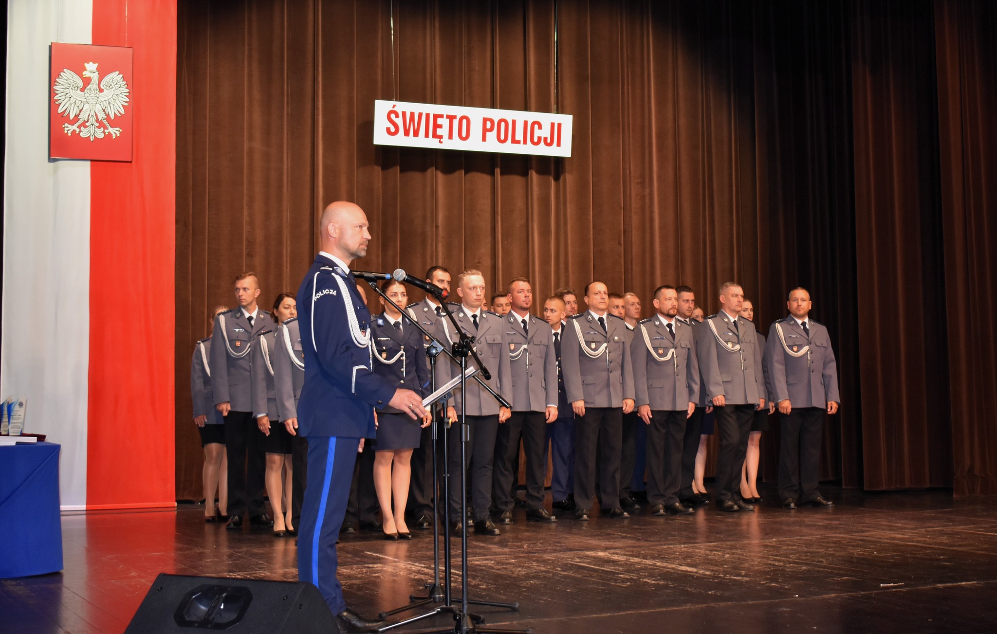 Uroczyste Święto Policji w Oświęcimiu. Awanse, odznaczenia i wzruszające podziękowania dla funkcjonariuszy!