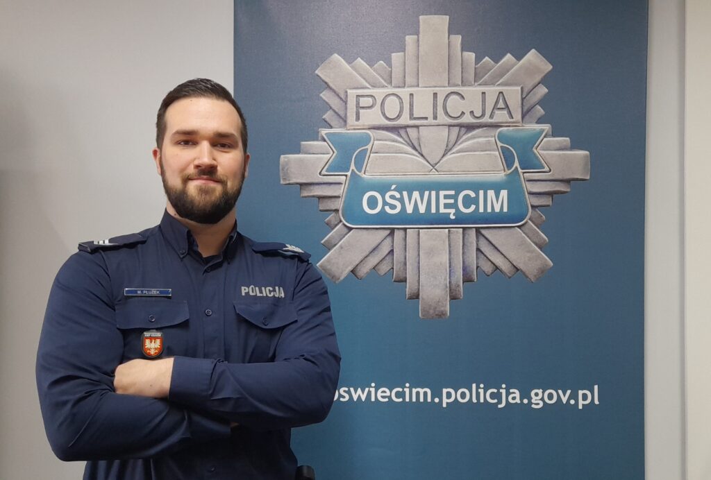 Dzielnicowy Maksymilian Płużek z Komendy Powiatowej Policji w Oświęcimiu