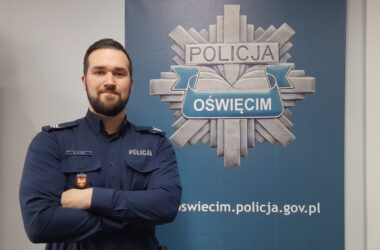 Dzielnicowy Maksymilian Płużek z Komendy Powiatowej Policji w Oświęcimiu