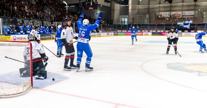 Unia Oświęcim pokonała na wyjeździe GKS Tychy 4:3. Autorem fotografii jest Jarosław Fiedor.