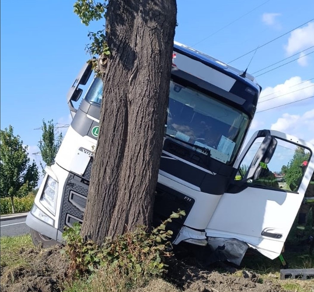 Śmiertelny wypadek przy ul. Kęckiej w Bielanach – kierowca Toyoty nie żyje