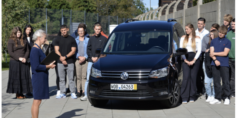 Volkswagen wsparł Muzeum Auschwitz! Nowy samochód ułatwi pracę w Miejscu Pamięci