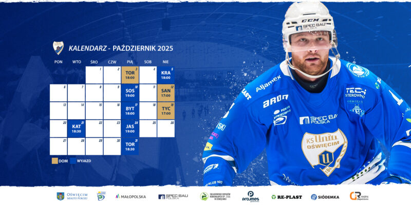 Kalendarz październikowych meczów hokejowej Unii Oświęcim na sezon 2025/2026. Po prawej stronie widoczny zawodnik Nick Moutrey w niebieskim stroju drużyny, po lewej tabela z terminami dziewięciu spotkań ligowych, w tym trzech domowych w Hali Lodowej przy Chemików 4.