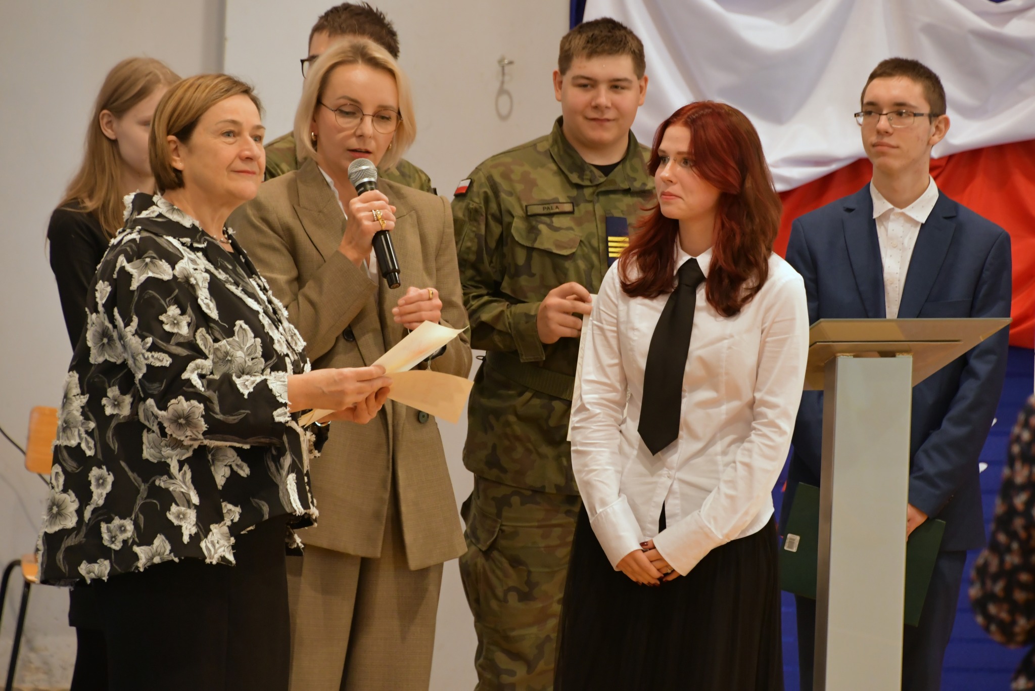 Brzeszcze: Kadeci złożyli ślubowanie w Dniu Niepodległości. Uroczystość w powiatowej „Szóstce”