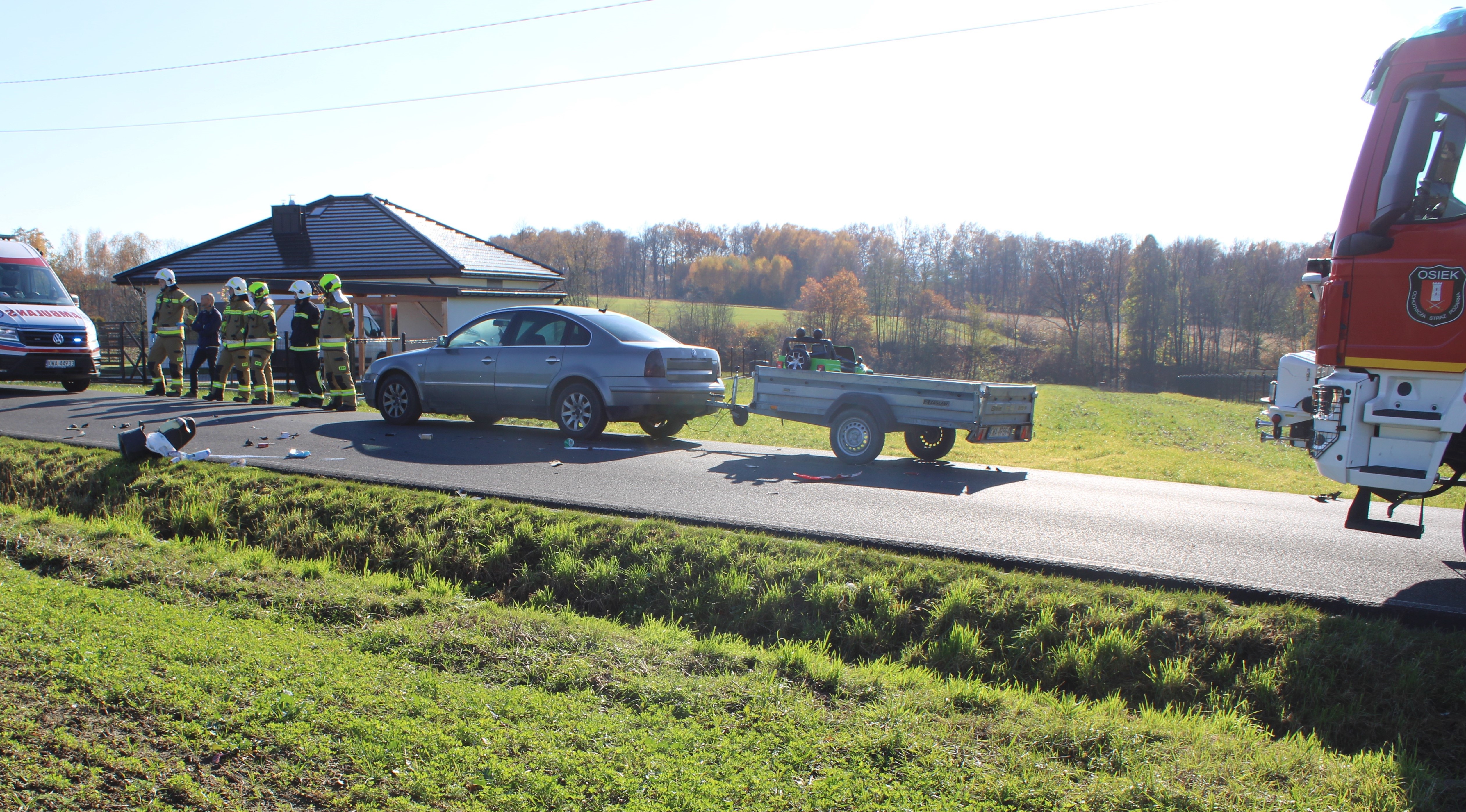 Motorowerzysta trafił do szpitala po zderzeniu z przyczepką w Głębowicach