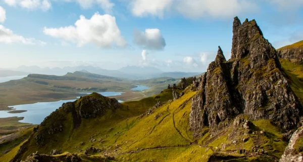 SPOTKANIE PRZY GLOBUSIE #78: „PRZESTRZEŃ, OWCE I POGODA W KRATĘ – WĘDRÓWKI PO DZIKICH GÓRACH SZKOCJI” / MARCIN BŁOŃSKI