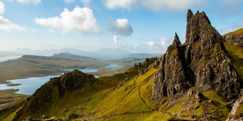 SPOTKANIE PRZY GLOBUSIE #78: „PRZESTRZEŃ, OWCE I POGODA W KRATĘ – WĘDRÓWKI PO DZIKICH GÓRACH SZKOCJI” / MARCIN BŁOŃSKI