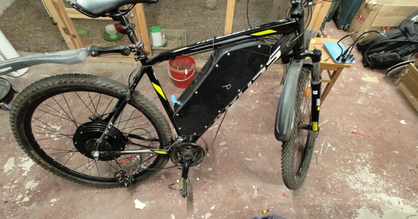 skradziony rower elektryczny w Kętach