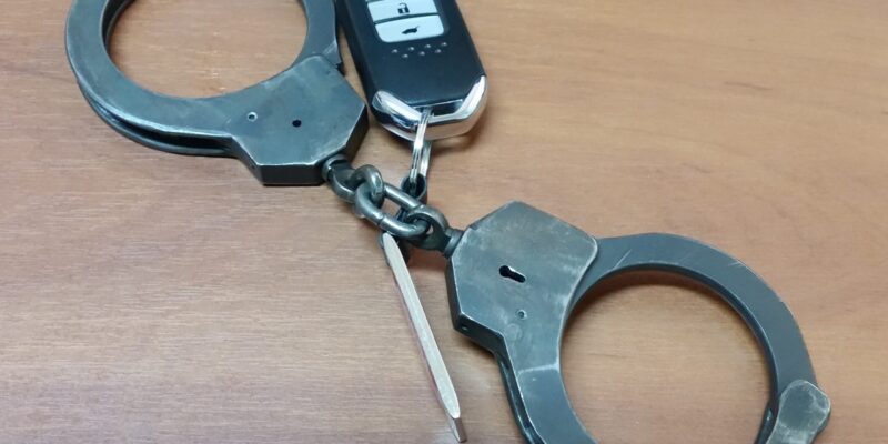 Wzorowa reakcja mieszkańców Oświęcimia. 20-latek z gminy Kęty prowadził auto z 2,2 promila alkoholu. Policja przejęła nietrzeźwego kierowcę.