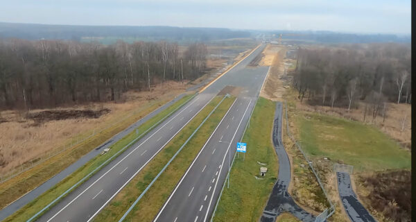 Budowa drogi ekspresowej S1 Oświęcim–Bieruń z lotu ptaka. Jak zaawansowane są prace i czy kierowcy pojadą nowym odcinkiem jeszcze w tym roku?