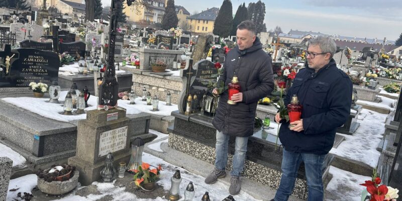 znicze cmentarz rocznica powstania styczniowego Oświęcim radny Łoziński Plinta