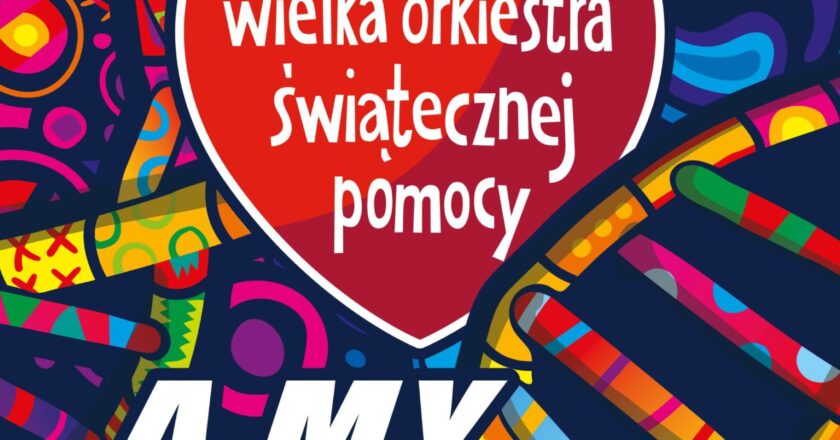 Plakat 34. Finału Wielkiej Orkiestry Świątecznej Pomocy 2026 – kolorowa grafika z czerwonym sercem WOŚP, datą 25 stycznia, hasłem „A my, Polacy, pomaganie mamy w genach!” oraz informacją o wsparciu leczenia chorób przewodu pokarmowego u dzieci.