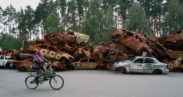 Wystawa fotografii Andrzeja Rudiaka „1461 dni. Życie w cieniu wojny” w Oświęcimskim Centrum Kultury