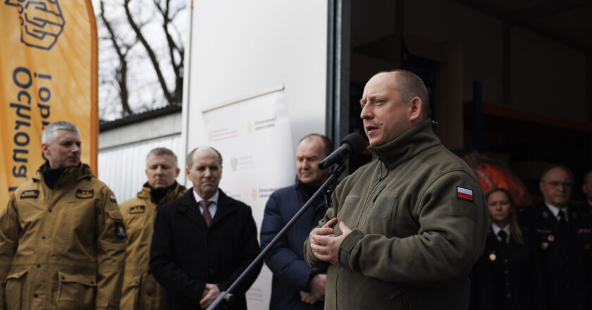 Wojewoda Krzysztof Jan Klęczar przekazanie sprzęt ratunkowy gmina Oświęcim dofinansowanie 490 tysięcy ochrona ludności 2026