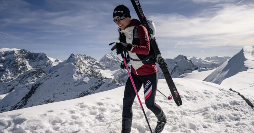 Mieszkańcy Grojca kibicują Iwonie Januszyk podczas transmisji olimpijskiej w Domu Ludowym