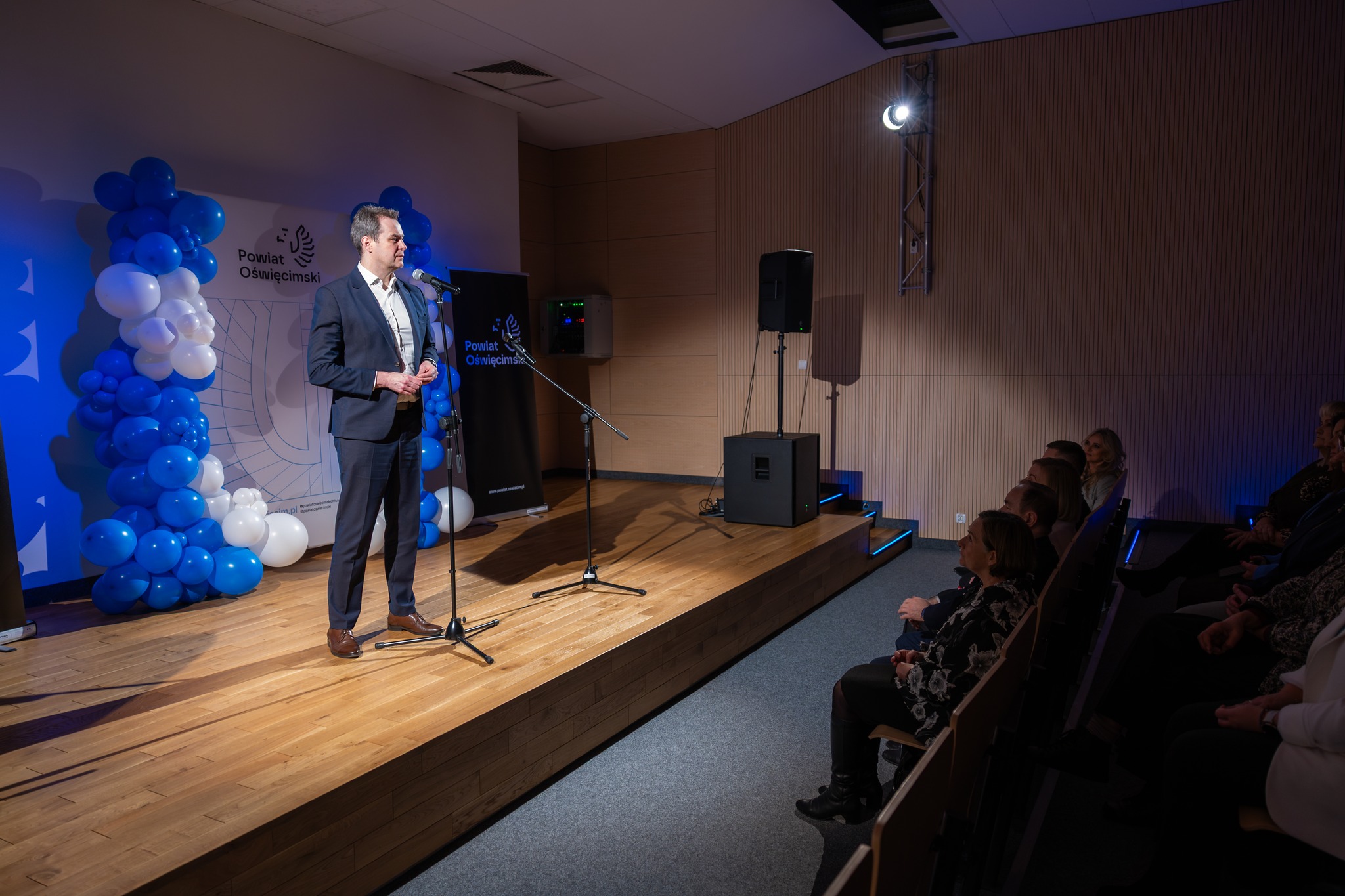 Powiat Oświęcimski wręczył dotacje organizacjom pozarządowym. Wsparcie dla kultury, sportu i osób z niepełnosprawnościami