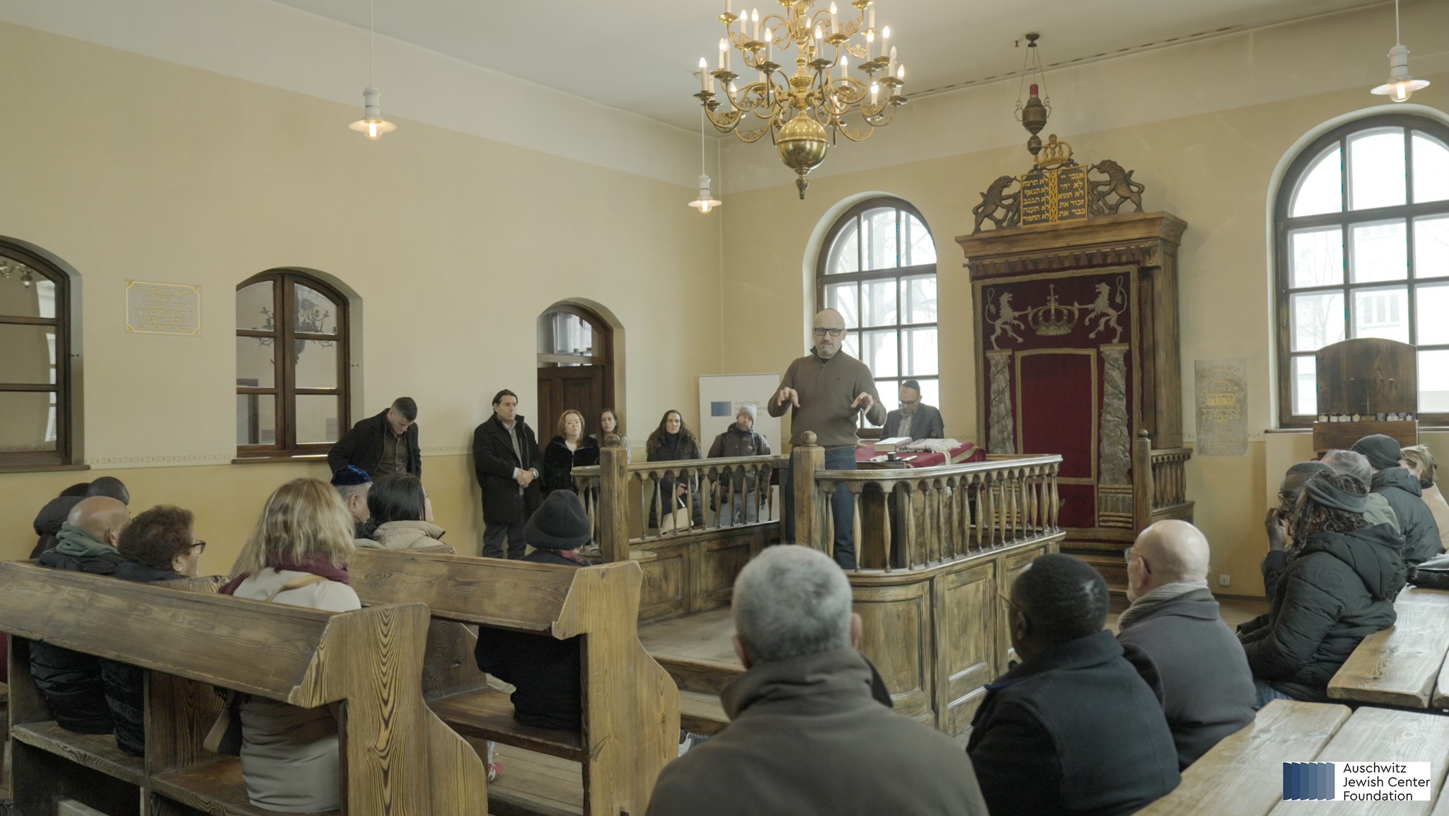 26 ambasadorów ONZ w Oświęcimiu! Wizyta w Auschwitz i ostatniej synagodze w mieście