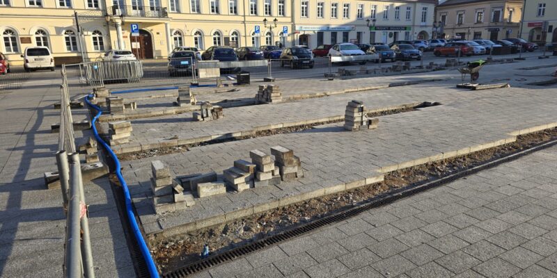 Remont Rynek Oświęcim otoczaki granit betonoza skwar zieleń utrudnienia 2026