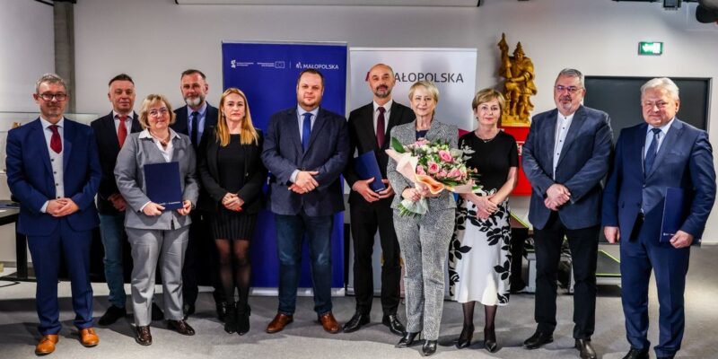 Wręczenie promesy dofinansowanie UE Oświęcim Chełmek Babice Zarząd Województwa Małopolskiego Iwona Gibas 40 milionów 2026