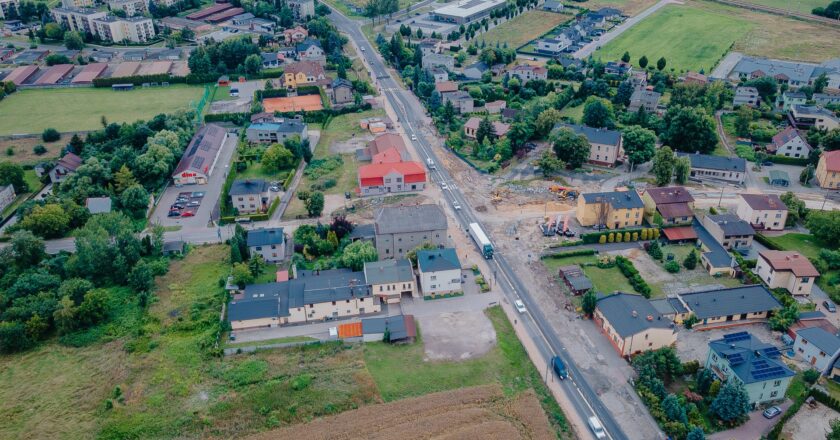 Ruch wahadłowy na DK44 w Bieruniu – od 10 lutego ul. Warszawska będzie przejezdna tylko jednym pasem z sygnalizacją świetlną z powodu budowy ronda.