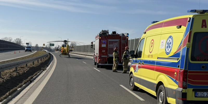 Wypadek motocykl obwodnica Oświęcim helikopter LPR Kawasaki 50-latek akcja ratunkowa 2026