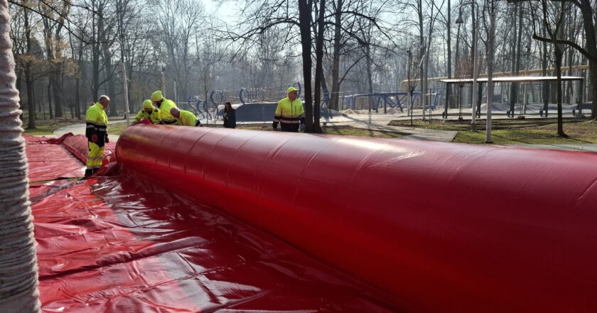 Ćwiczenia przeciwpowodziowe Bulwary Oświęcim rękawy zapora 180 metrów OSP spółki miejskie 2 miliony sprzęt 2026