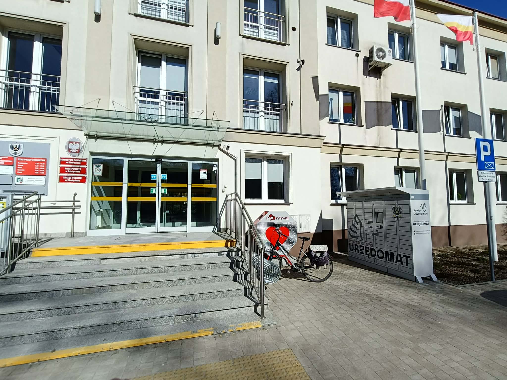 Urzędomat w Starostwie Powiatowym w Oświęcimiu! Dowód rejestracyjny i prawo jazdy 24/7