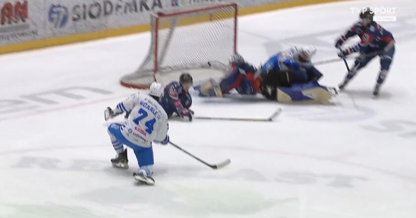 Unia Oświęcim półfinał Scarlett złoty gol dogrywka Toruń 3:2 play-off hokej GKS Katowice 2026