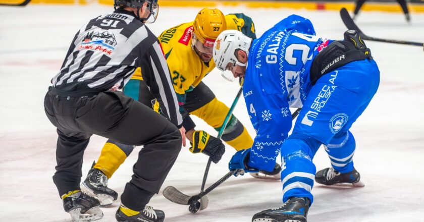 Unia Oświęcim półfinał play-off GKS Katowice mistrz sezonu terminarz 15 marca hokej 2026