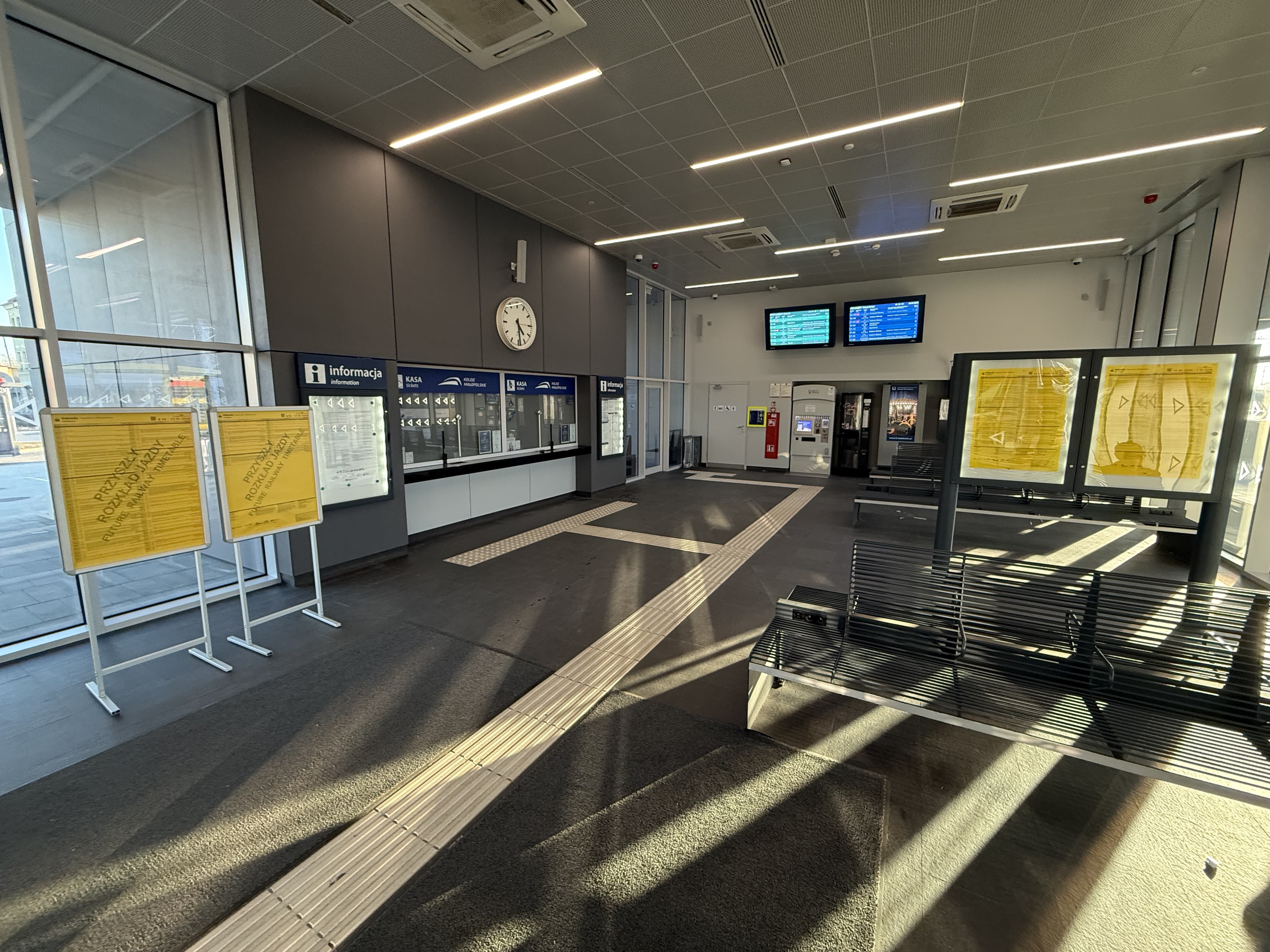 Nowy rozkład jazdy pociągów z Oświęcimia od 8 marca! Czechy, Austria, Warszawa, Kraków – sprawdź połączenia