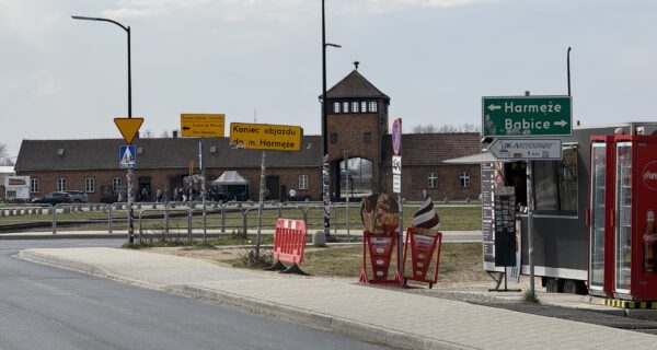 Taras widokowy Birkenau Auschwitz panorama obóz koncentracyjny Brzezinka COT parking Oświęcim 2026