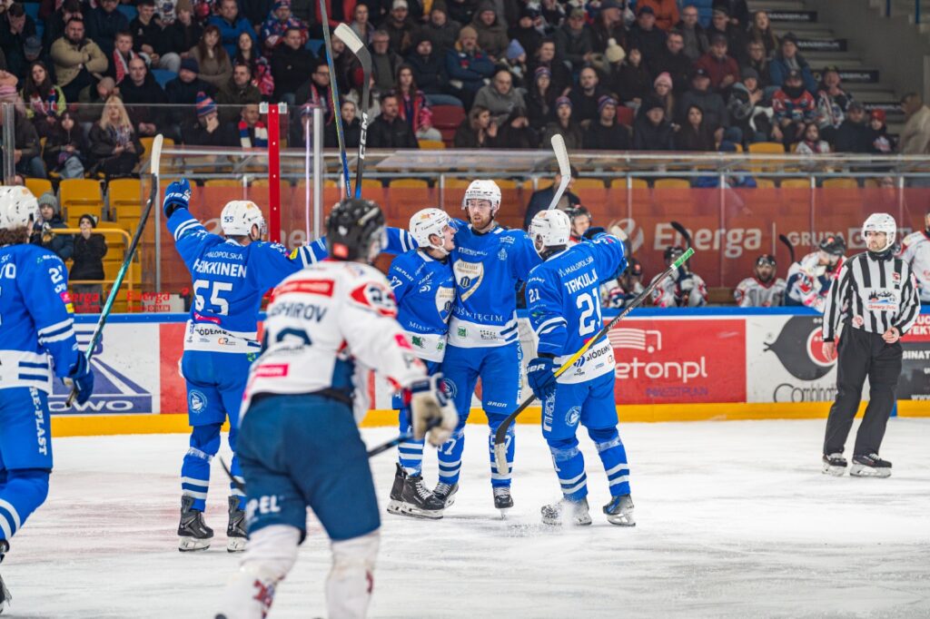 Unia Oświęcim zwycięstwo Toruń 2:1 play-off seria 2:2 Söderberg Ahopelto hokej ćwierćfinał 2026