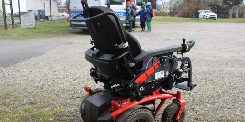 Potrącenie wózek inwalidzki Oświęcim Konarskiego 20-latek Renault przejście pieszych 48-latek szpital policja 2026