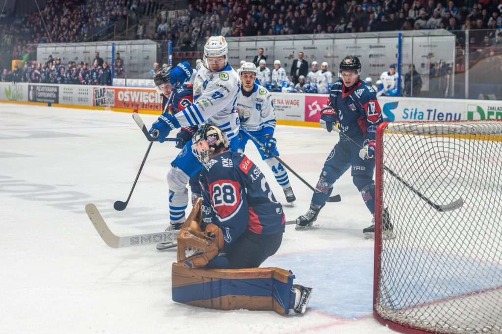 Unia Oświęcim play-off seria Toruń 1:1 hokej mecze Chemików zwycięstwo porażka 2026